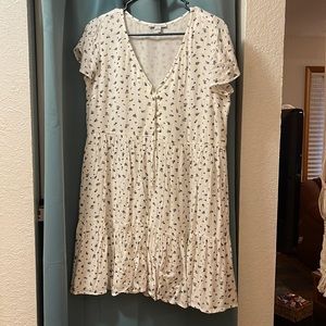 american eagle white flowy floral dress